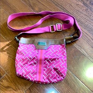 Medium Tommy Hilfiger Crossbody Bag!